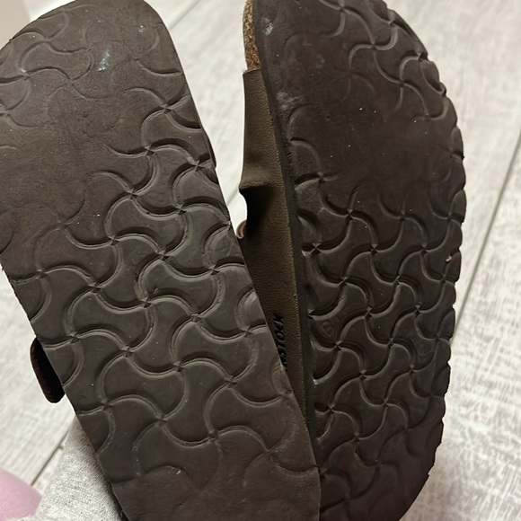 Women’s Birkenstocks - Picture 3 of 4